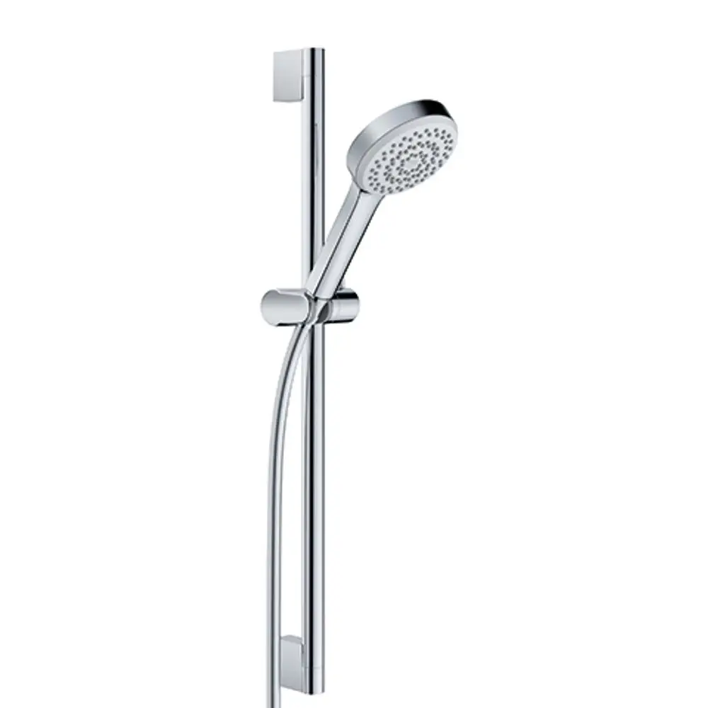 Kopfdusch-Set von Kludi mit Handbrause, Halterung und Schlauch, alles in chromfarbener Ausführung. Die Dusche ist an einer senkrechten Stange montiert.